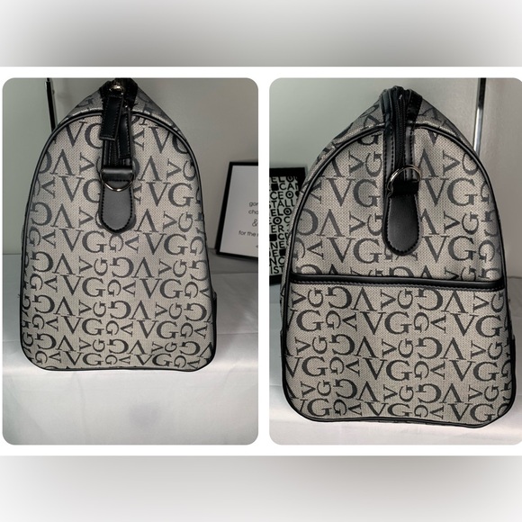 Valentino Ghiberty monogram canvas and leather duffel/travel bag and pochette - Picture 4 of 10